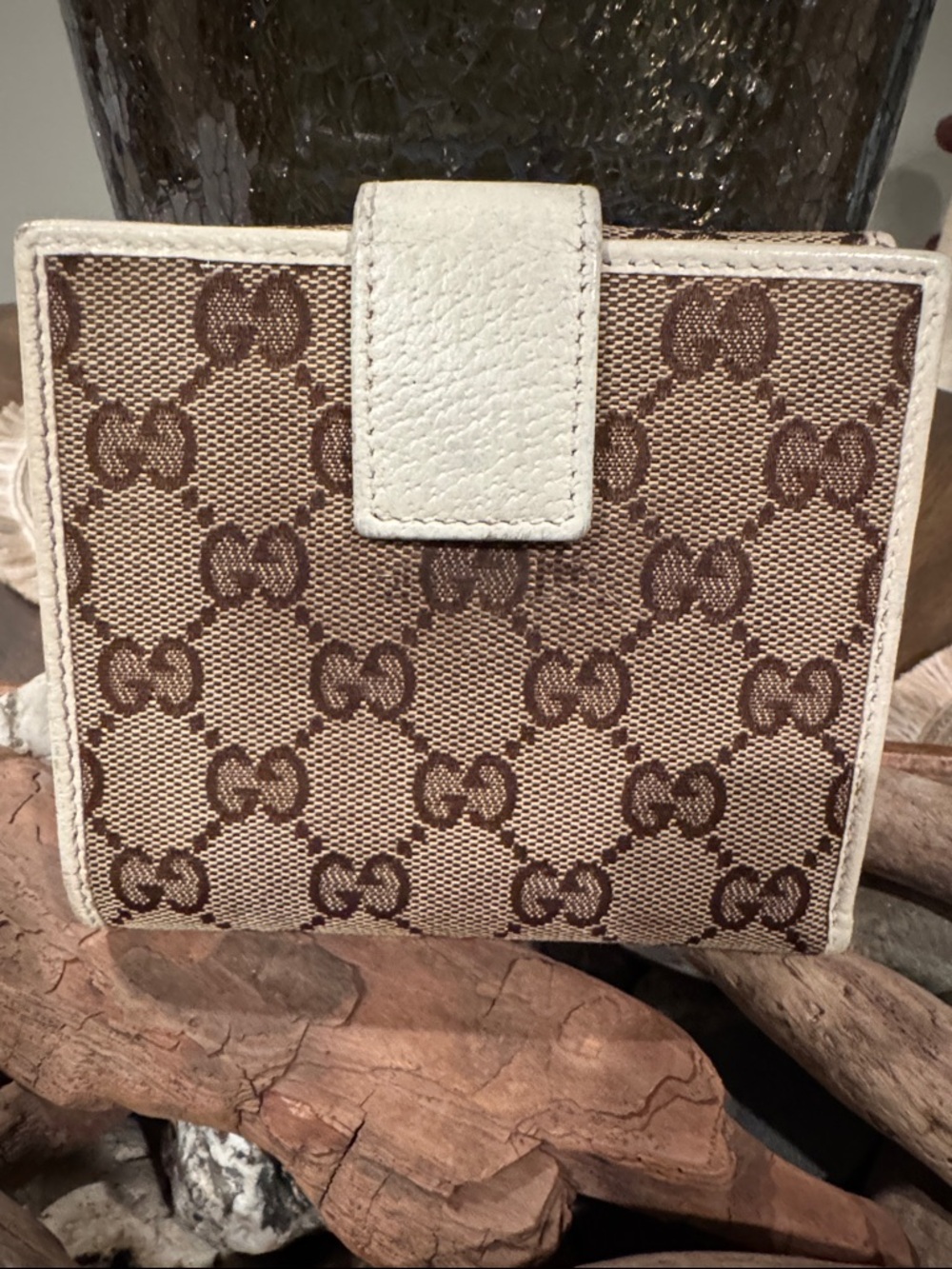 Gucci Brown Monogram Canvas Wallet with Green-Red Web Bow - Picture 2 of 10